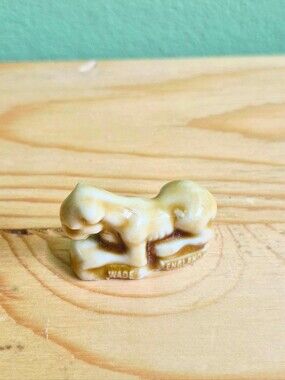 Vintage Wade England Lioness Figurine | Red Rose Tea Noah's Ark Series